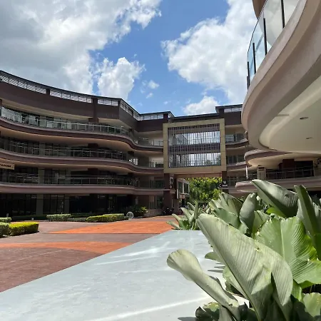 Conezion Botanical Suite: Spacious Family Retreat near Putrajaya Exterior photo