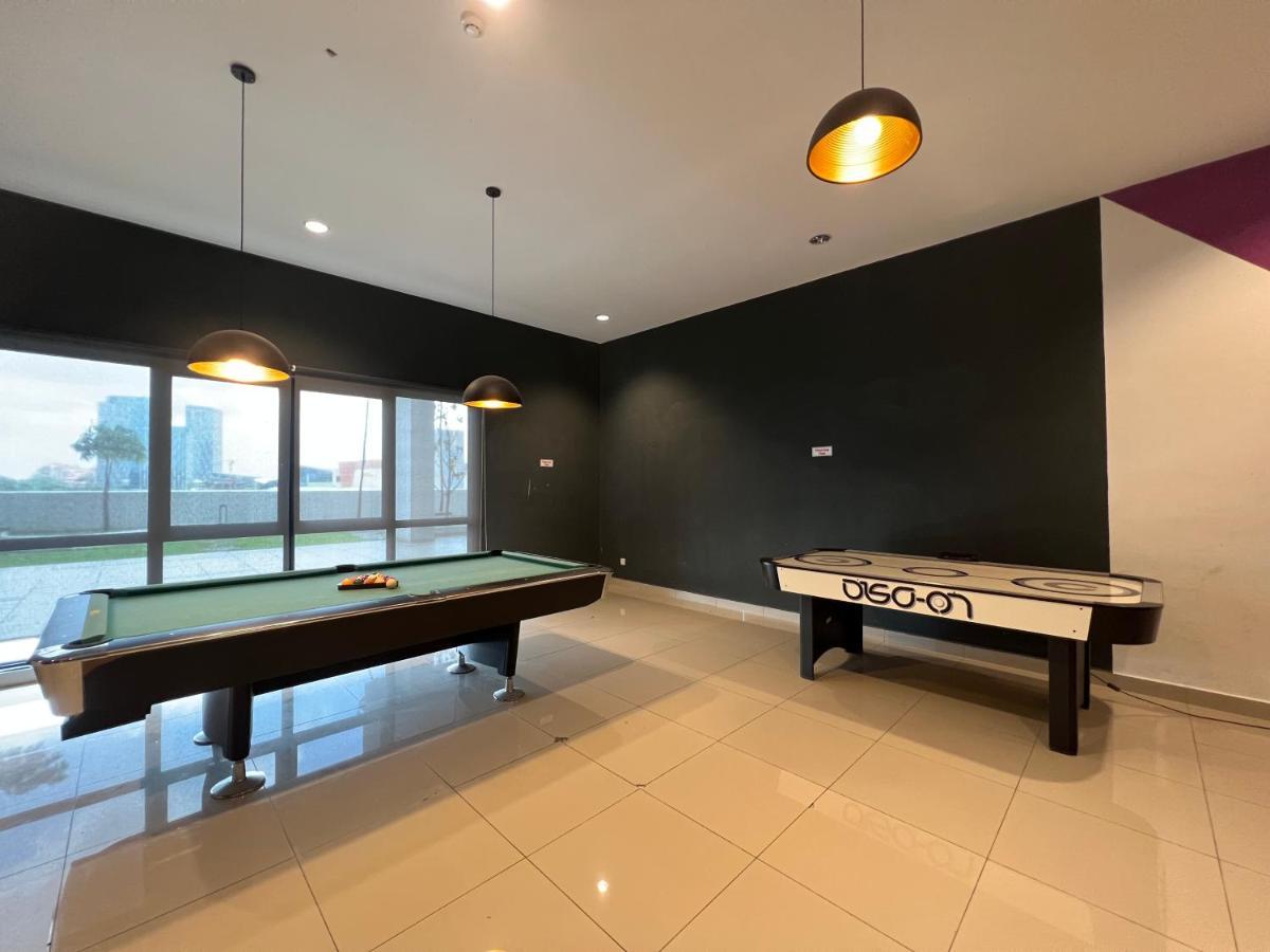 Conezion Botanical Suite: Spacious Family Retreat Near Apartment *