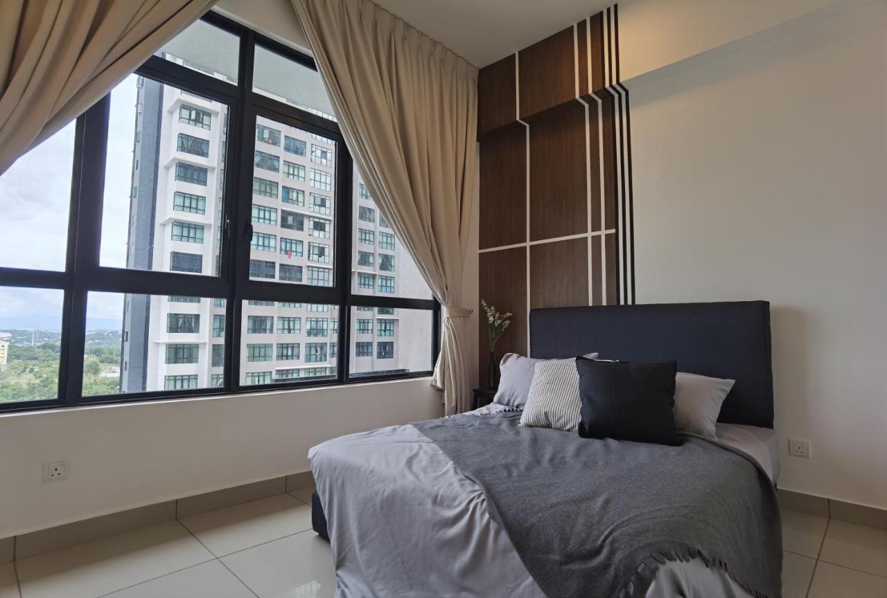 Conezion Botanical Suite: Spacious Family Retreat Near Apartment *