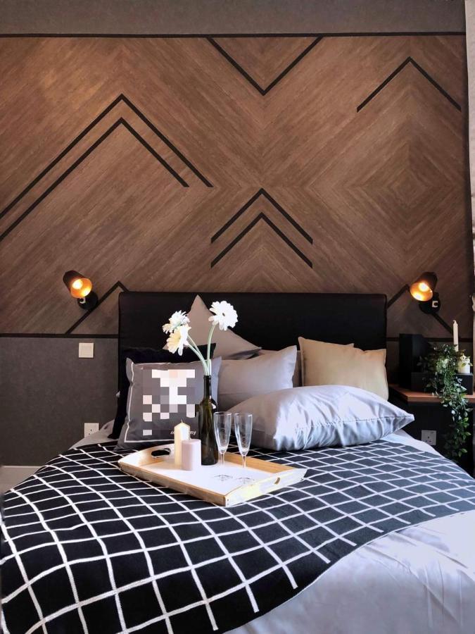 Conezion Botanical Suite: Spacious Family Retreat Near Putrajaya